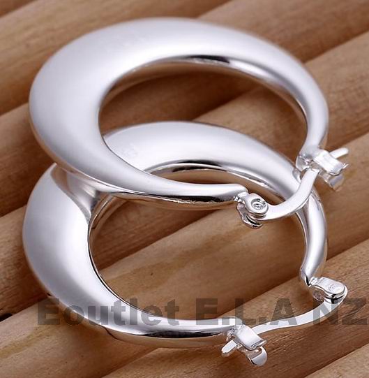 GORGEOUS 30x26mm SILVER PUFF HUGGIE EARRINGS